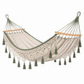 Hamac 200 x 150 cm en coton écru et vert sauge pour jardin style bohème avec barres en bois